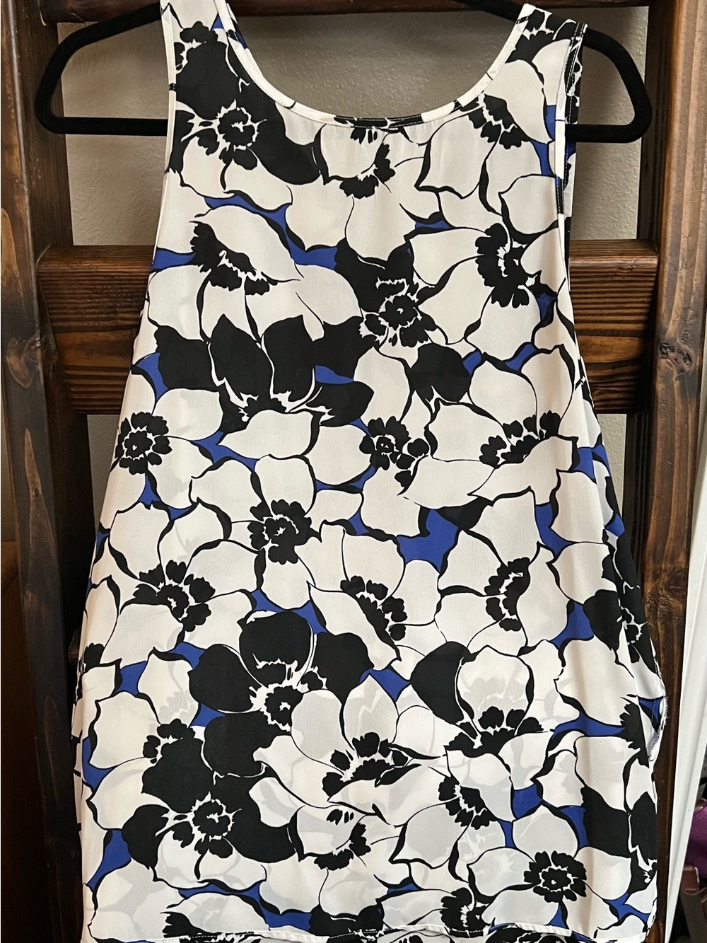 Who What Wear Black Floral Tank Top with Royal Blue